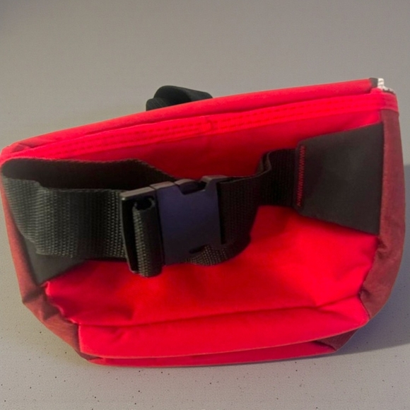 Coca Cola Zero Sugar Red Belt Bag - Picture 2 of 3